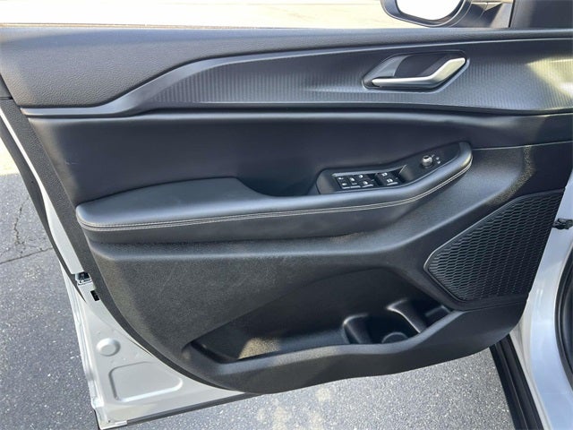 2023 Jeep Grand Cherokee Laredo 4x4