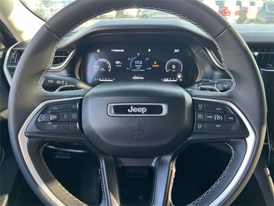 2023 Jeep Grand Cherokee Laredo 4x4