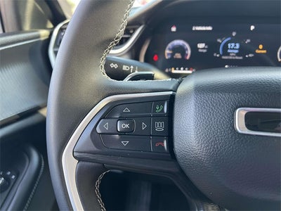 2023 Jeep Grand Cherokee Laredo 4x4