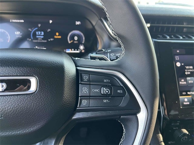 2023 Jeep Grand Cherokee Laredo 4x4