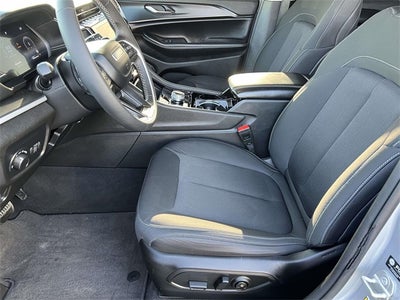 2023 Jeep Grand Cherokee Laredo 4x4