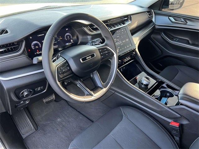 2023 Jeep Grand Cherokee Laredo 4x4