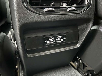 2023 Jeep Grand Cherokee Laredo 4x4