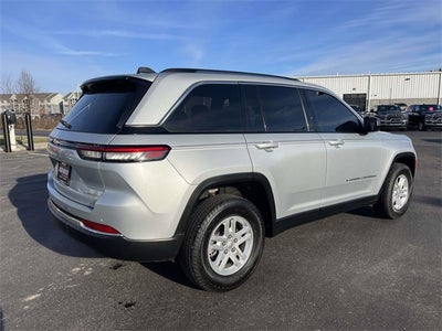 2023 Jeep Grand Cherokee Laredo 4x4