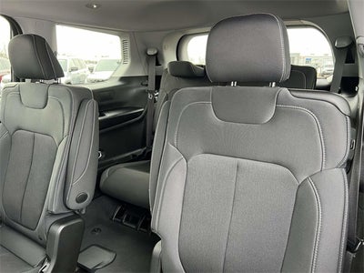 2024 Jeep Grand Cherokee L Laredo 4x4