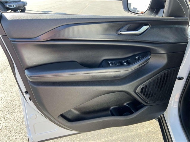 2023 Jeep Grand Cherokee L Laredo 4x4