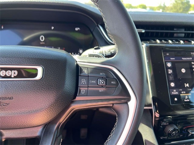 2023 Jeep Grand Cherokee L Laredo 4x4