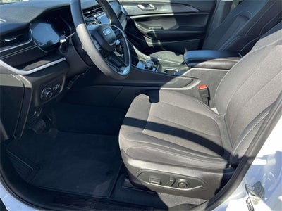 2023 Jeep Grand Cherokee L Laredo 4x4