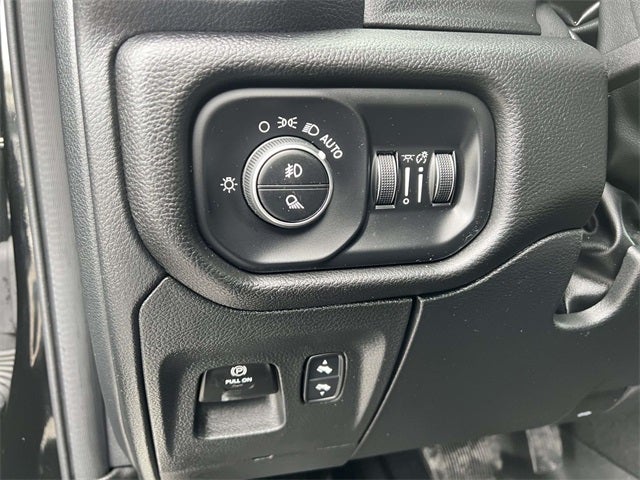 2025 RAM 1500 Big Horn Crew Cab 4x4 5'7' Box