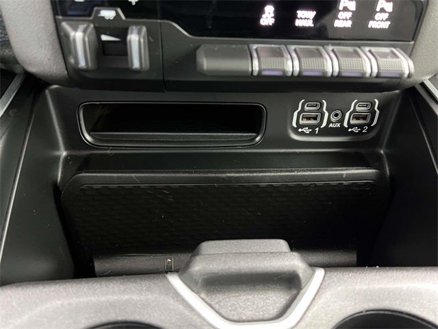 2020 RAM 1500 Big Horn Crew Cab 4x4 5'7' Box