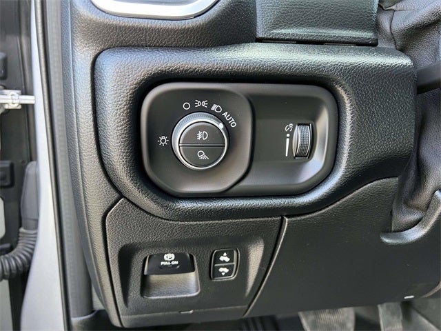 2021 RAM 1500 Big Horn Crew Cab 4x4 5'7' Box