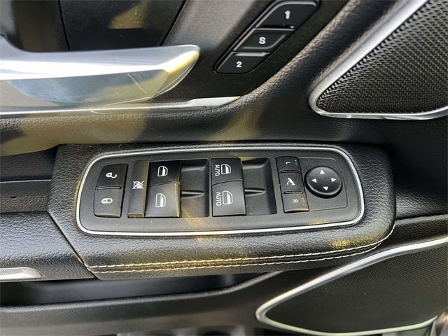 2022 RAM 1500 Laramie Crew Cab 4x4 6'4' Box