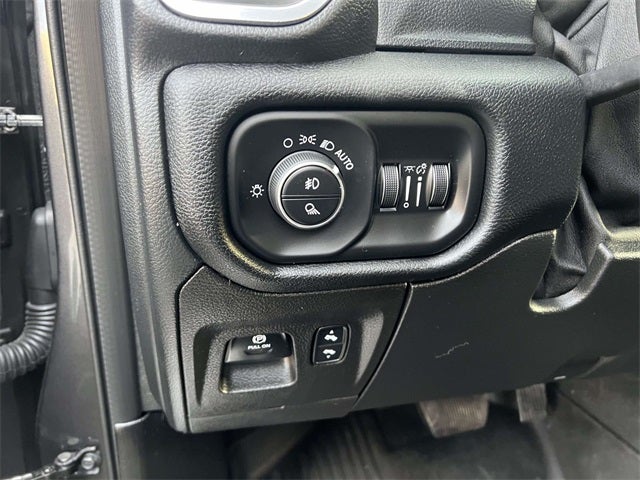 2022 RAM 1500 Laramie Crew Cab 4x4 6'4' Box