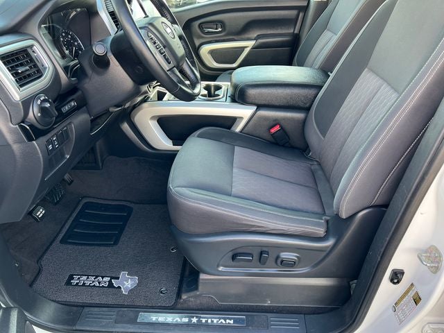 2021 Nissan TITAN SV