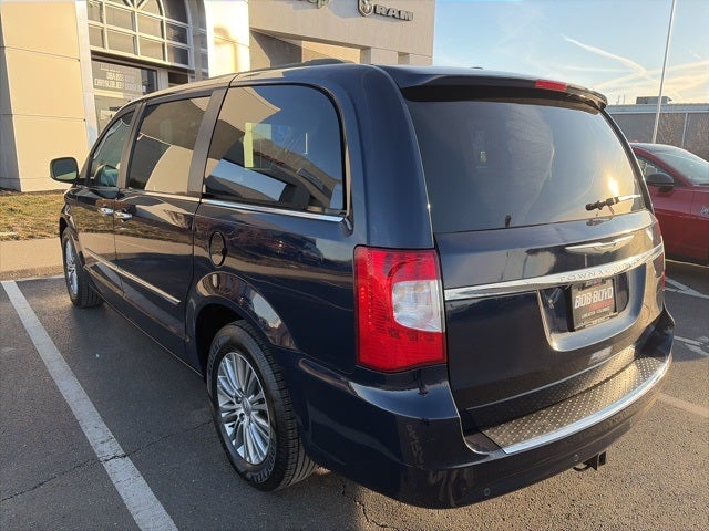 2014 Chrysler Town & Country Touring-L