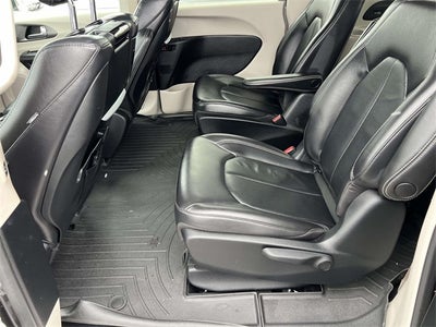 2022 Chrysler Pacifica Hybrid Touring L