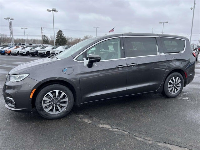2022 Chrysler Pacifica Hybrid Touring L