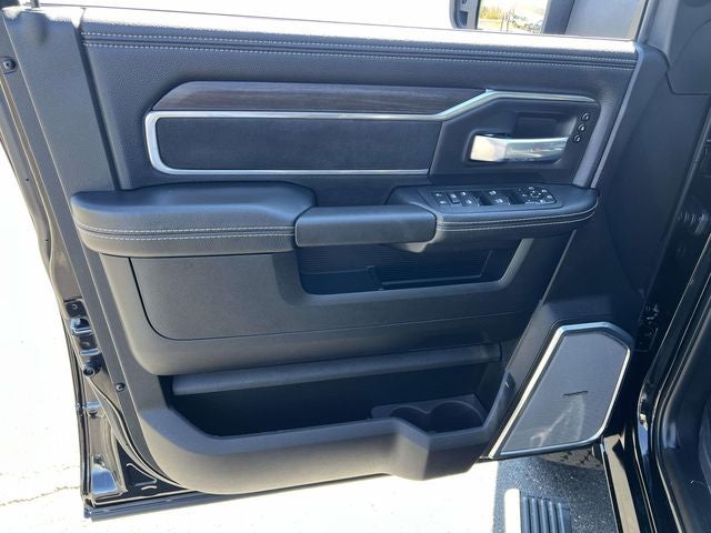 2025 RAM 2500 Laramie Crew Cab 4x4 8' Box