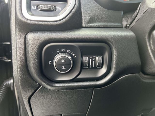 2020 RAM 2500 Laramie Crew Cab 4x4 6'4' Box