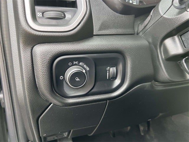 2022 RAM 2500 Tradesman Crew Cab 4x4 8' Box