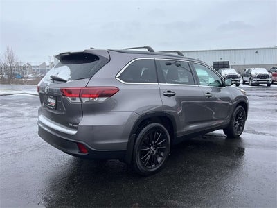2019 Toyota Highlander SE