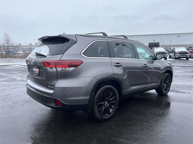 2019 Toyota Highlander SE