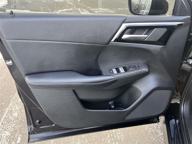 2022 Mitsubishi Outlander Base