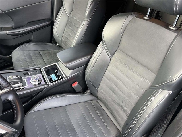 2022 Mitsubishi Outlander Base