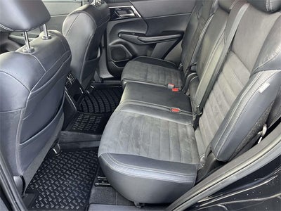 2022 Mitsubishi Outlander Base