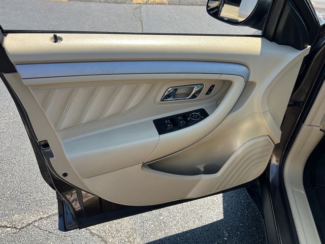 2016 Ford Taurus SE
