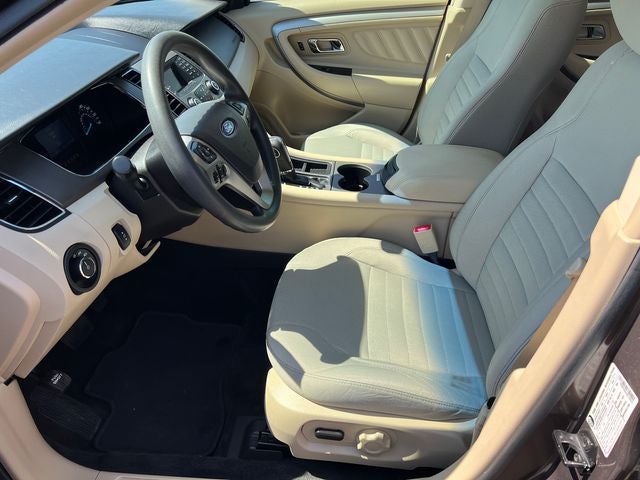 2016 Ford Taurus SE
