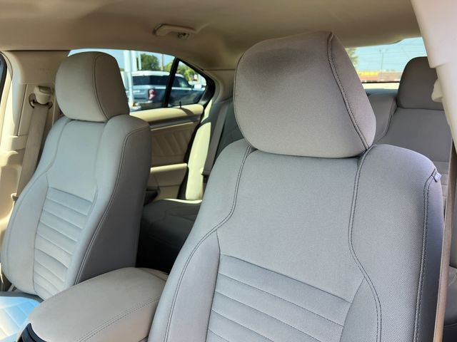 2016 Ford Taurus SE