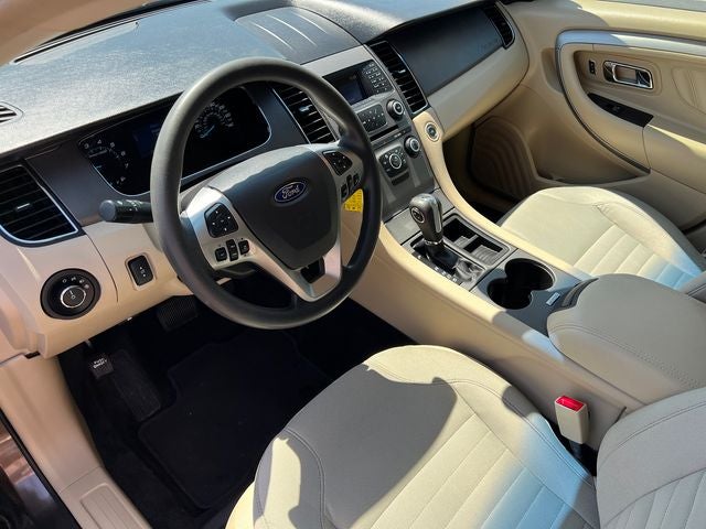 2016 Ford Taurus SE