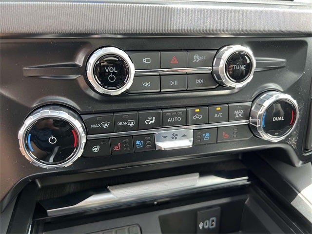 2025 Ford F-350SD Platinum