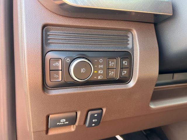 2027 Ford F-350SD King Ranch DRW