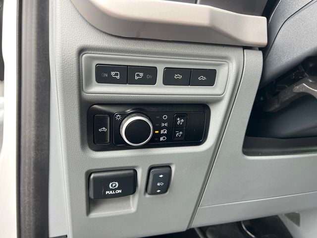 2023 Ford F-150 Lightning XLT