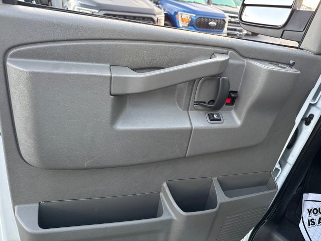 2025 Chevrolet Express 3500 LT Passenger