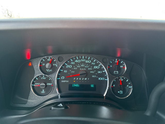2025 Chevrolet Express 3500 LT Passenger