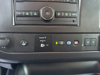 2025 Chevrolet Express 3500 LT Passenger