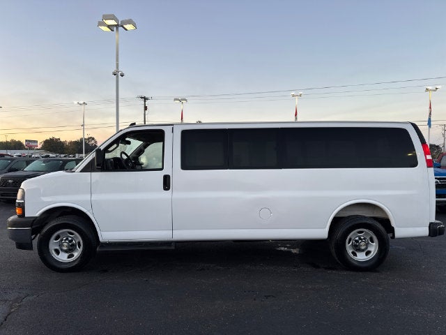 2025 Chevrolet Express 3500 LT Passenger