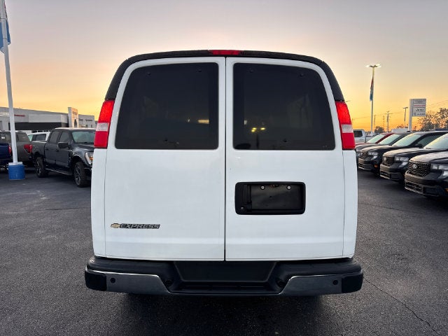 2025 Chevrolet Express 3500 LT Passenger