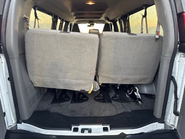 2025 Chevrolet Express 3500 LT Passenger