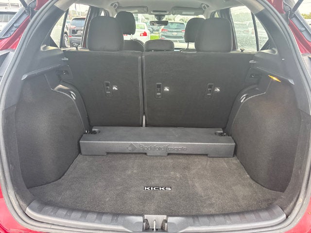 2021 Nissan Kicks SR