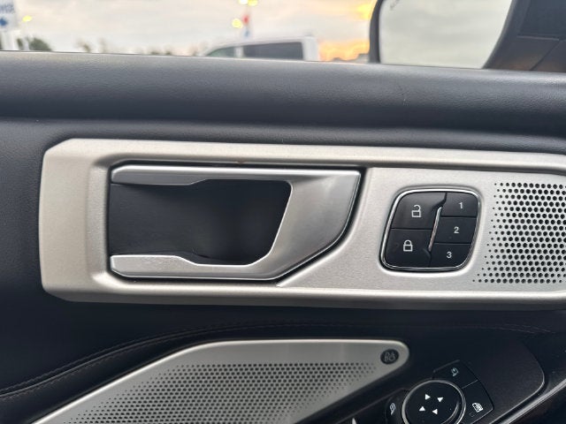 2023 Ford Explorer Platinum