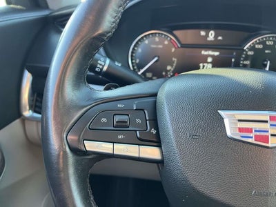 2023 Cadillac XT4 Premium Luxury