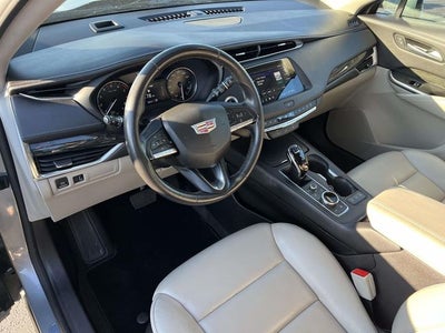 2023 Cadillac XT4 Premium Luxury