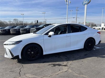 2025 Toyota Camry SE