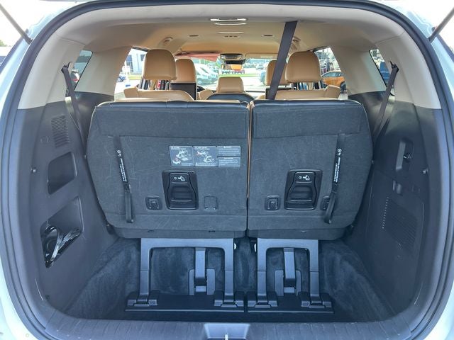 2023 Kia Carnival LX Seat Package