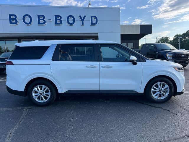 2023 Kia Carnival LX Seat Package