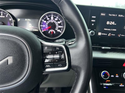 2024 Kia Carnival LX